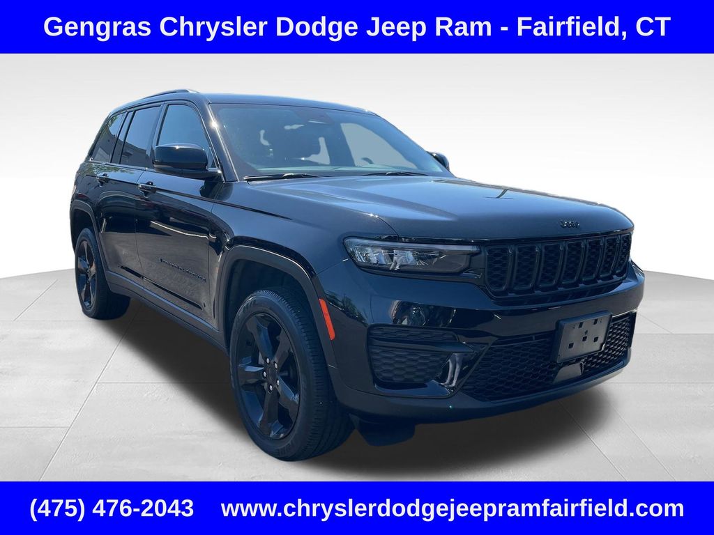 Diamond Black Crystal Pearlcoat 2024 Jeep Grand Cherokee SUV / Crossover Four-Wheel Drive 8-Speed Automatic