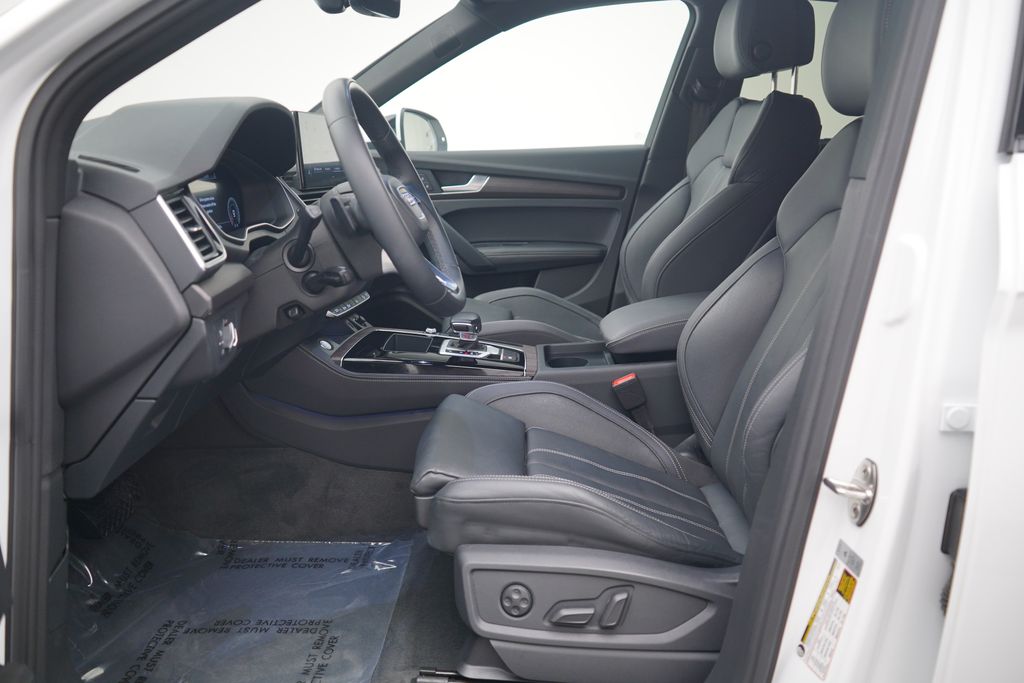 Thumbnail: 2023 Audi Q5 - 6