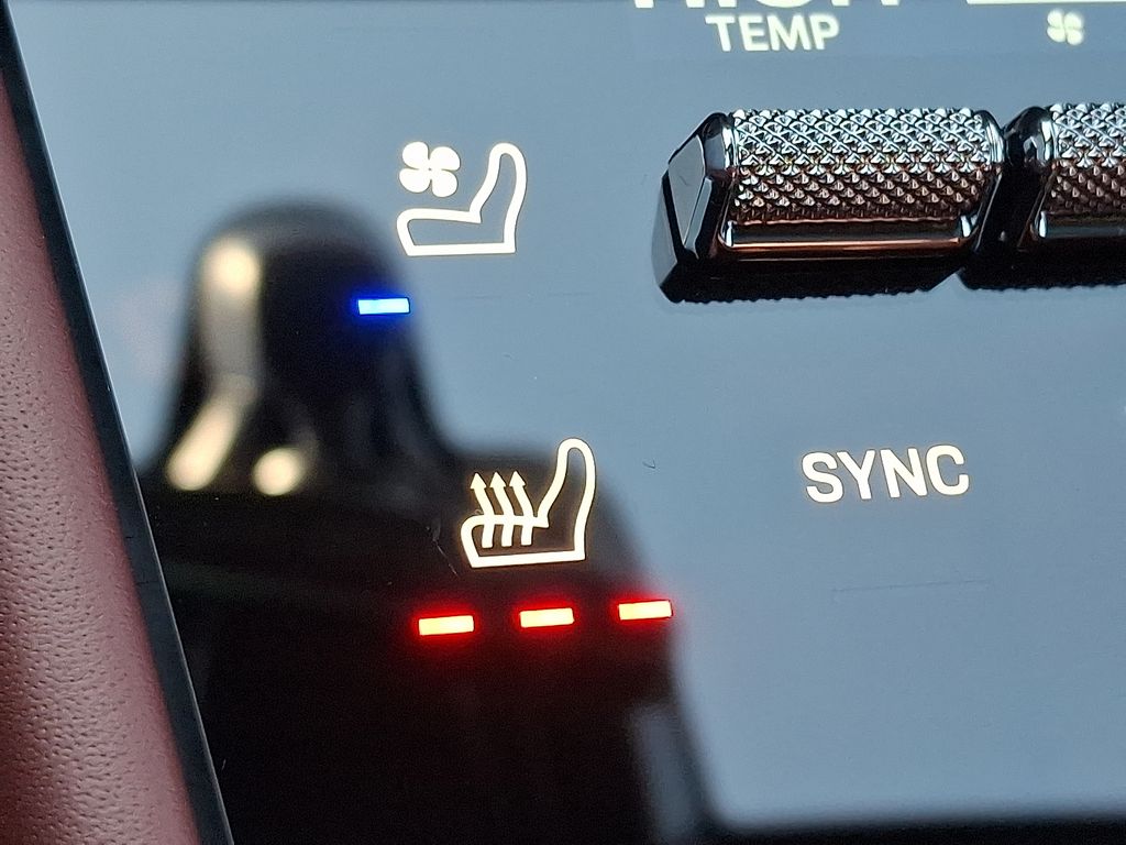 Thumbnail: 2026 Porsche Cayenne - 23