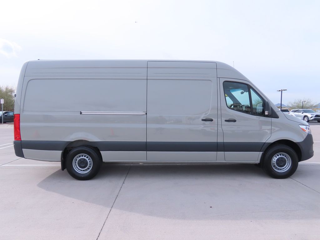 2025 Mercedes-Benz Sprinter 2500 4