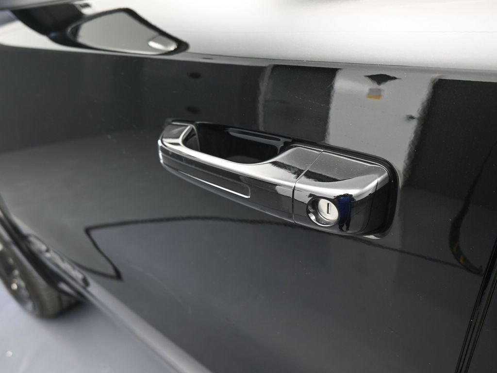 Used 2025 Diamond Black Crystal Pearlcoat Ram Big Horn/Lone Star image 38