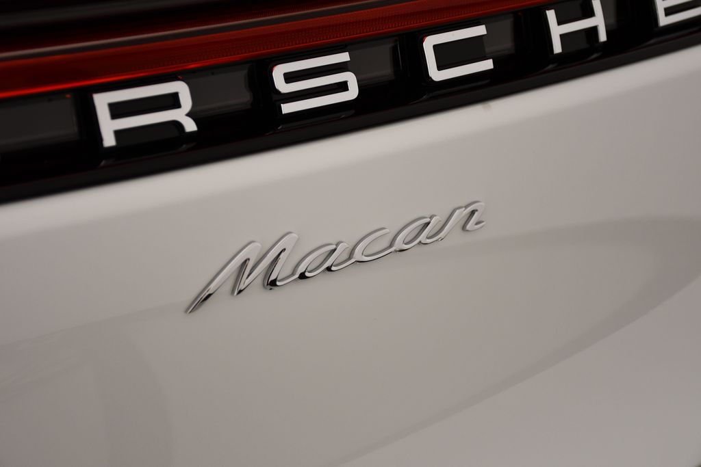 Thumbnail: 2025 Porsche Macan - 9