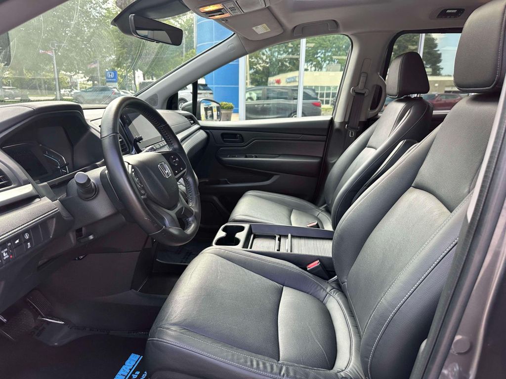Used 2023 Honda Odyssey Van