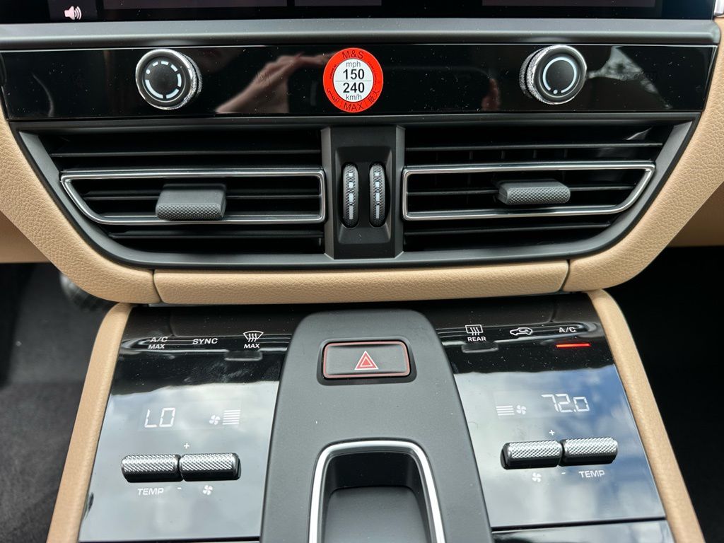 Thumbnail: 2026 Porsche Macan - 26