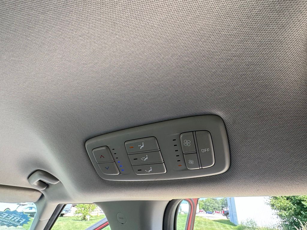 Used 2022 Kia Carnival Van