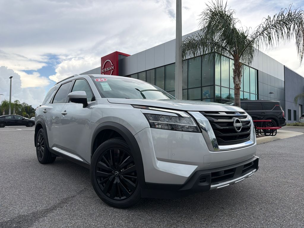 Brilliant Silver Metallic 2024 Nissan Pathfinder SUV / Crossover All-Wheel Drive 9-Speed Automatic