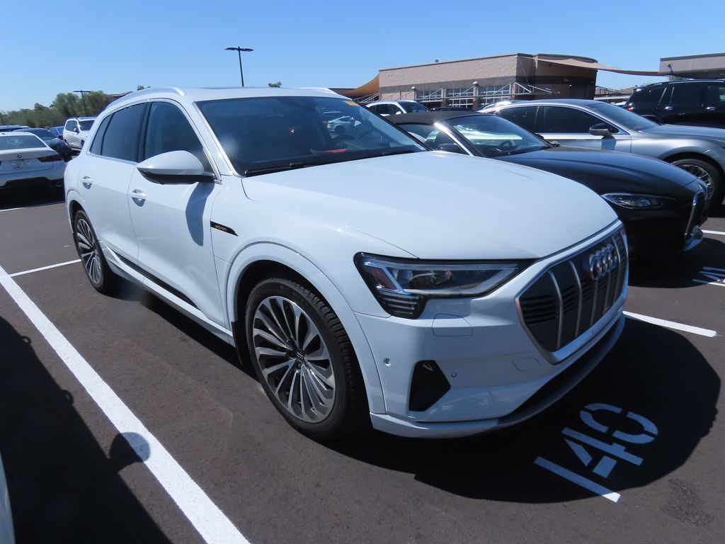 Thumbnail: 2019 Audi e-tron - 2