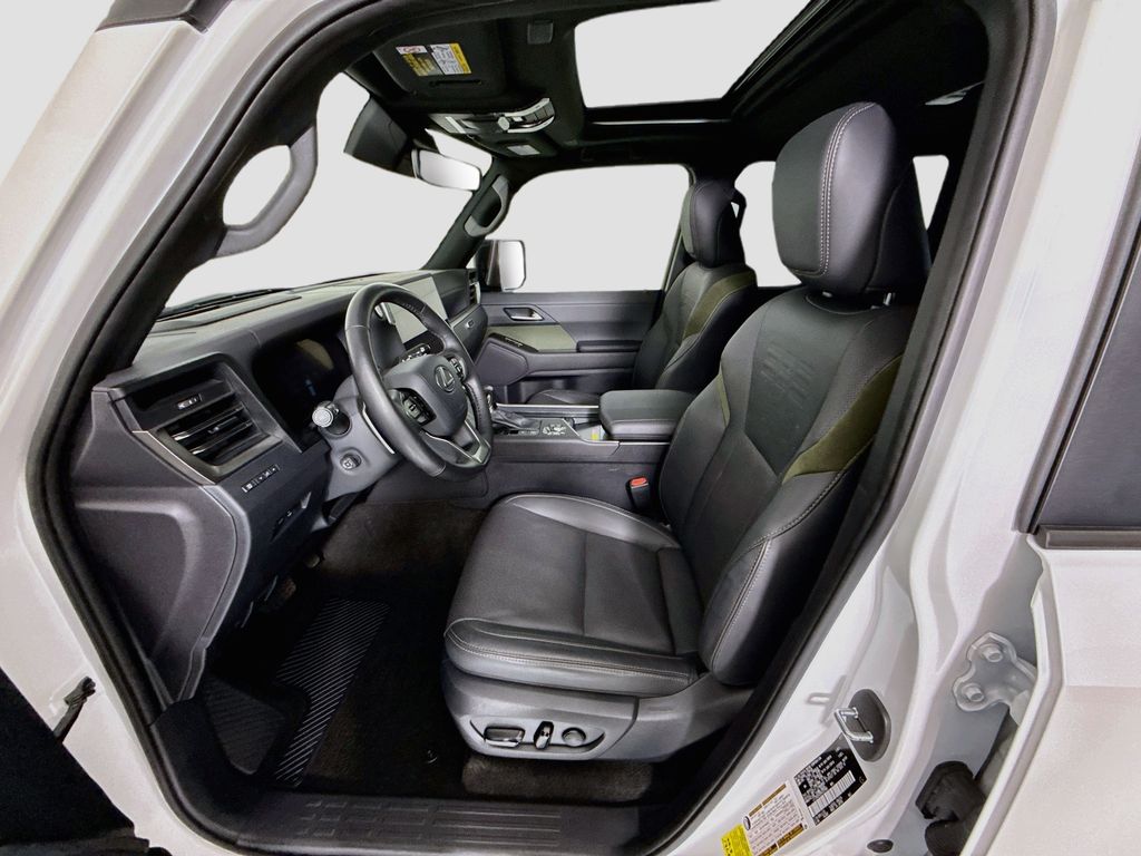 Thumbnail: 2024 Lexus GX - 19