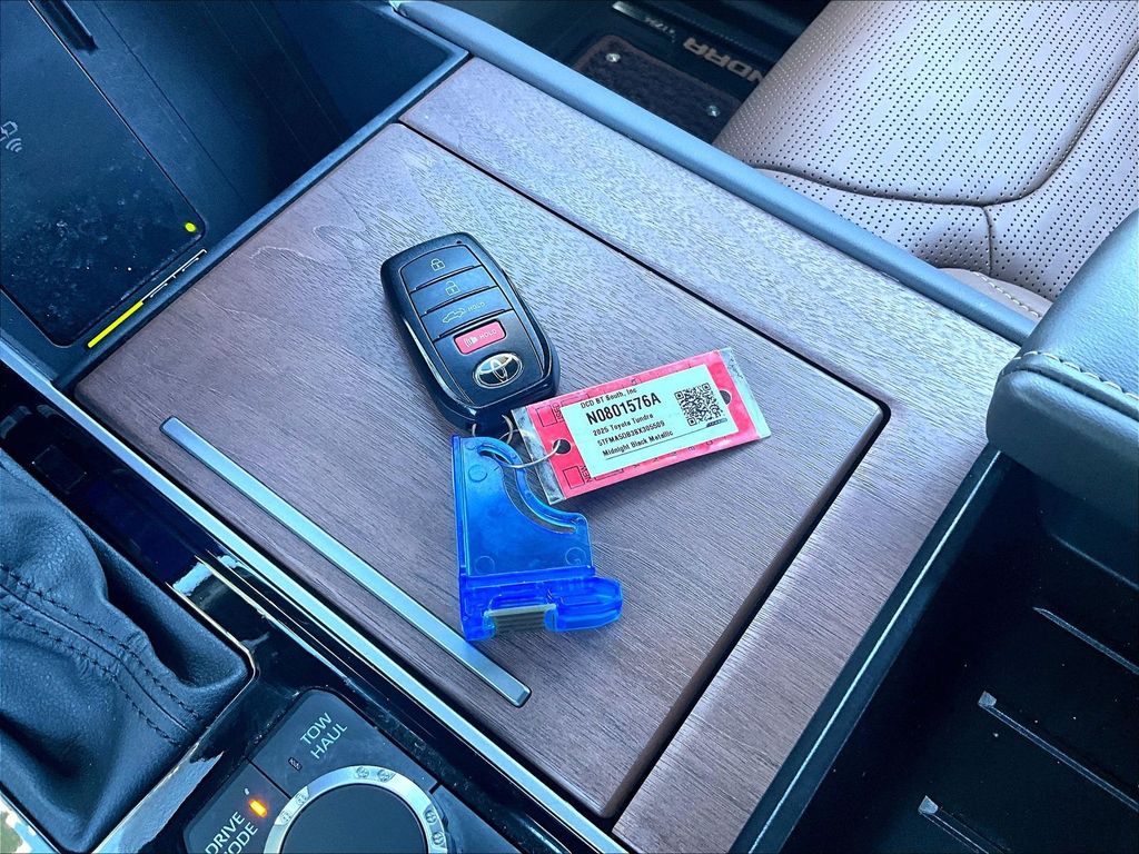 2025 Toyota Tundra — photo 31
