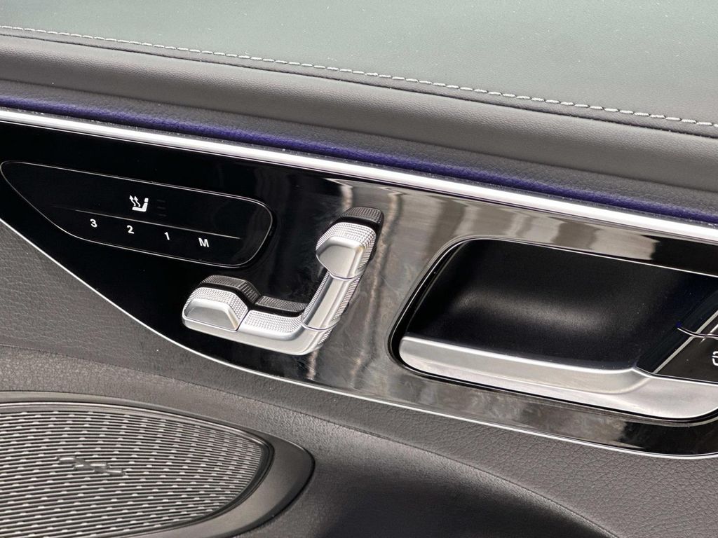 Thumbnail: 2023 Mercedes-Benz C-Class - 20