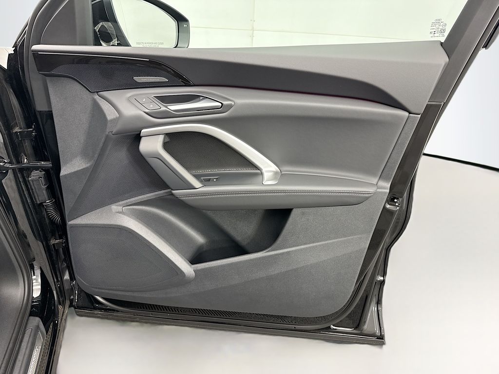 Thumbnail: 2025 Audi Q5 - 24