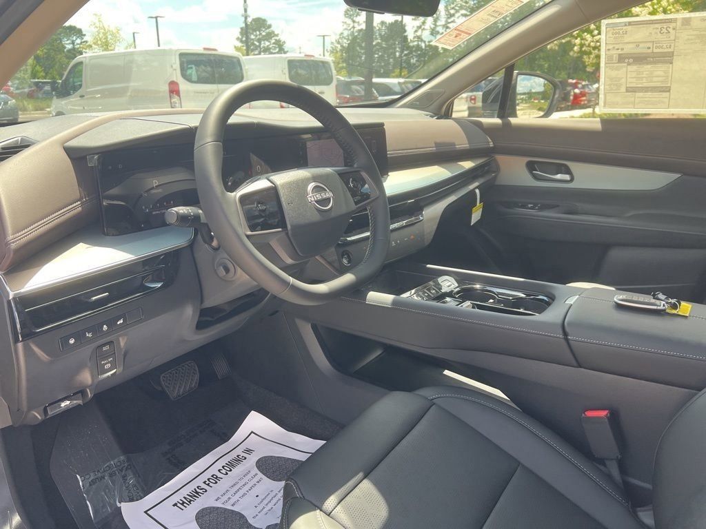 2025 Champagne Silver Metallic Nissan Murano Platinum AWD SUV