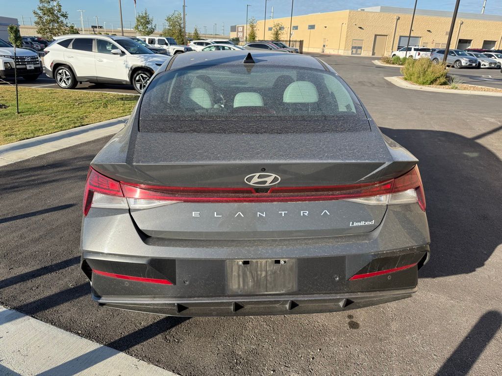 Thumbnail: 2024 Hyundai Elantra - 5