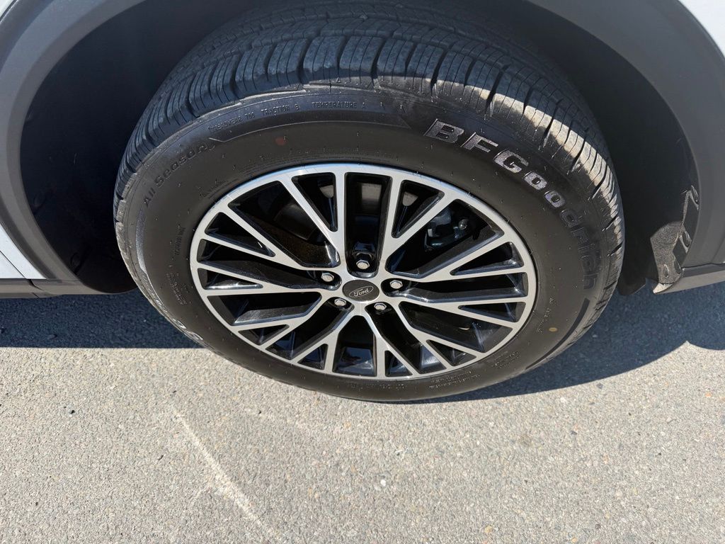 Used 2024 Ford Escape Plug-In Hybrid SUV