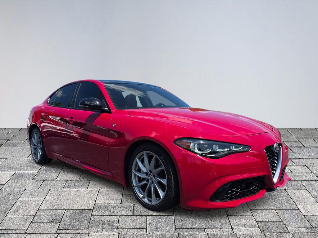 Alfa Rosso 2024 Alfa Romeo Giulia Sedan Rear-Wheel Drive 8-Speed Automatic