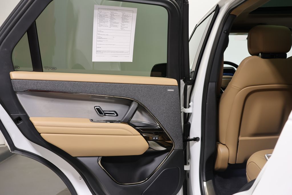 Thumbnail: 2023 Land Rover Range Rover Sport - 32