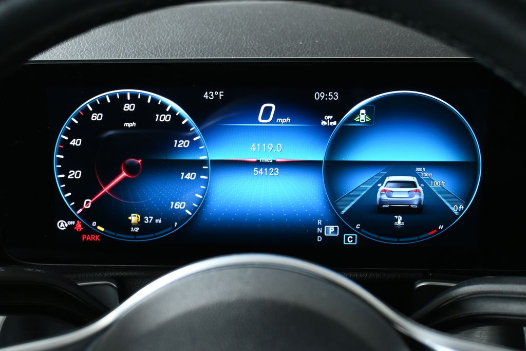 Thumbnail: 2022 Mercedes-Benz GLB - 19