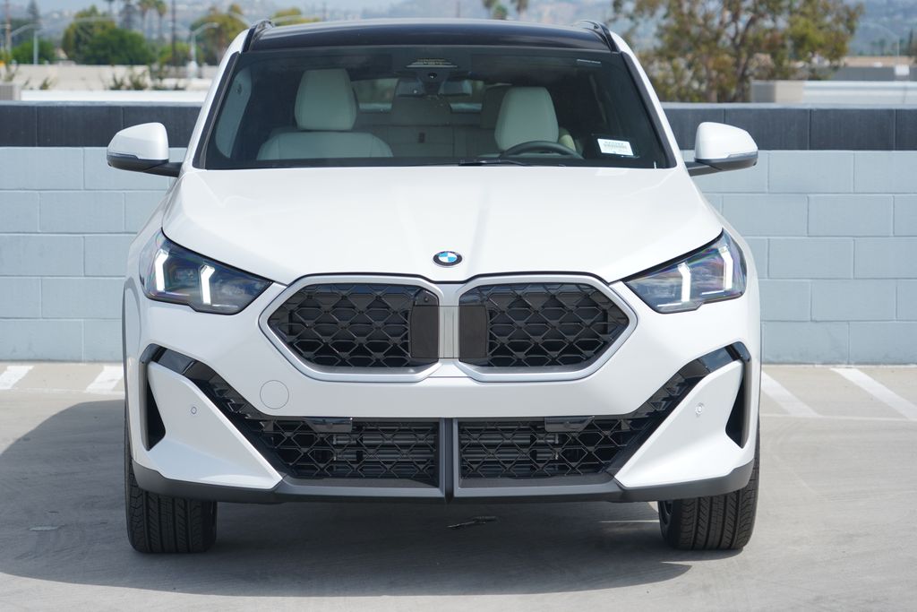 Thumbnail: 2027 BMW X2 - 2