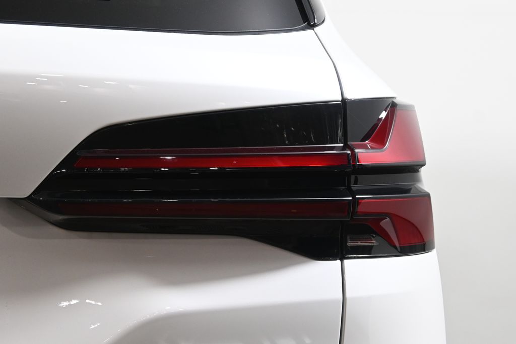 Thumbnail: 2026 BMW X5 - 13