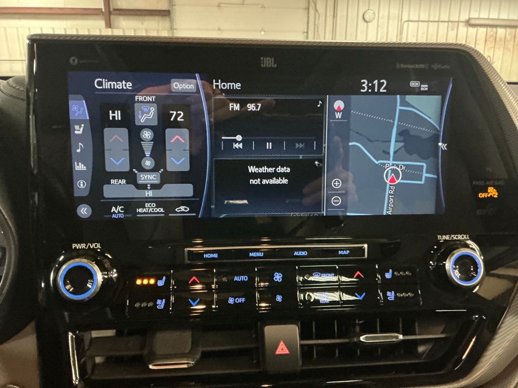 Used 2022  Toyota Platinum image 21