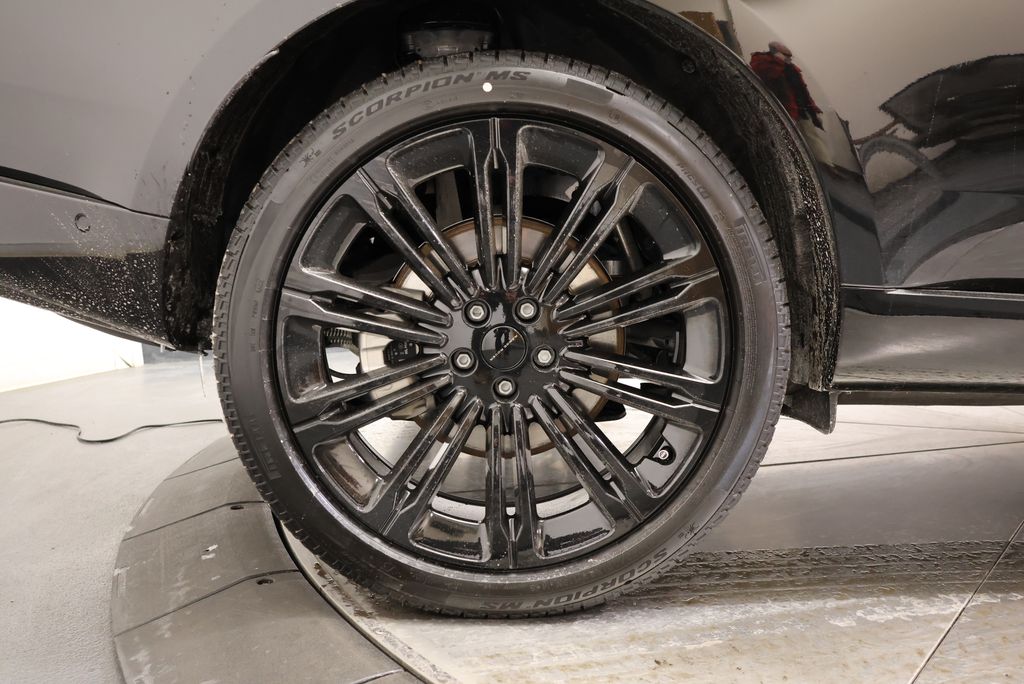 Thumbnail: 2026 Land Rover Range Rover - 11