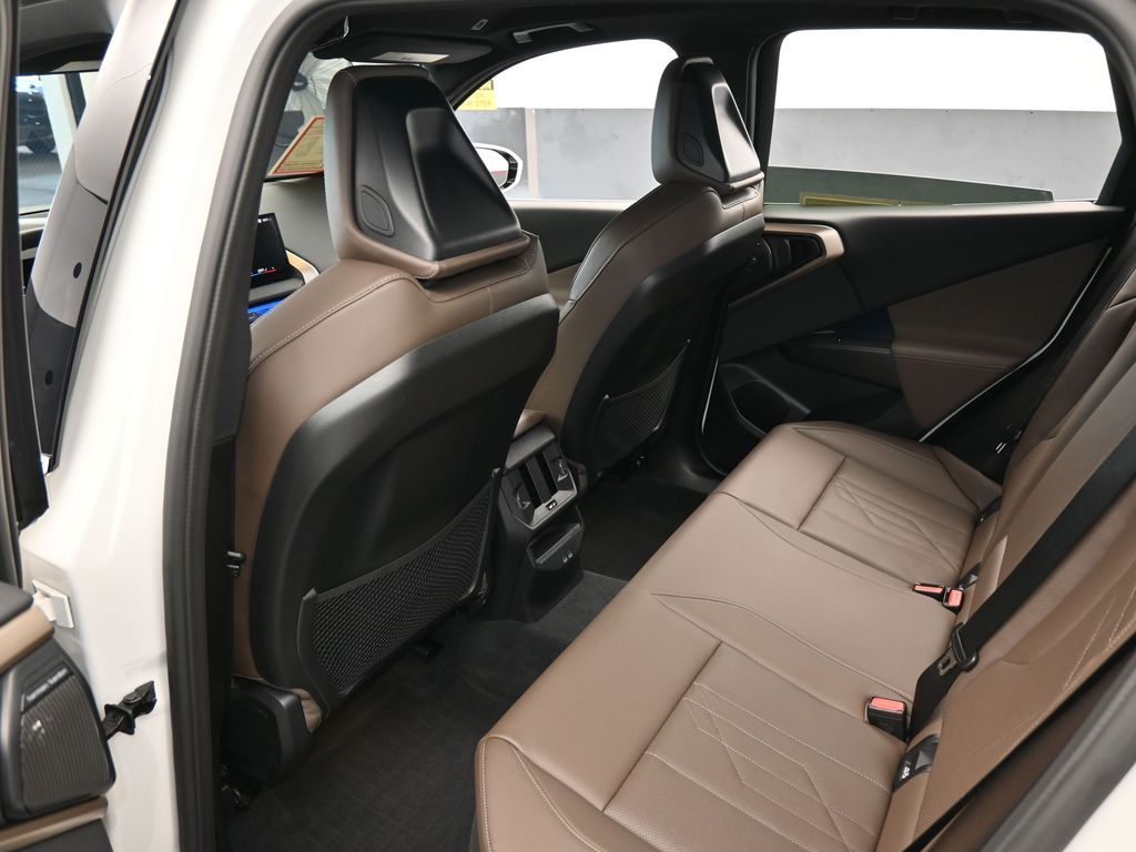 Used 2025 Mineral White Metallic BMW 30 xDrive image 37