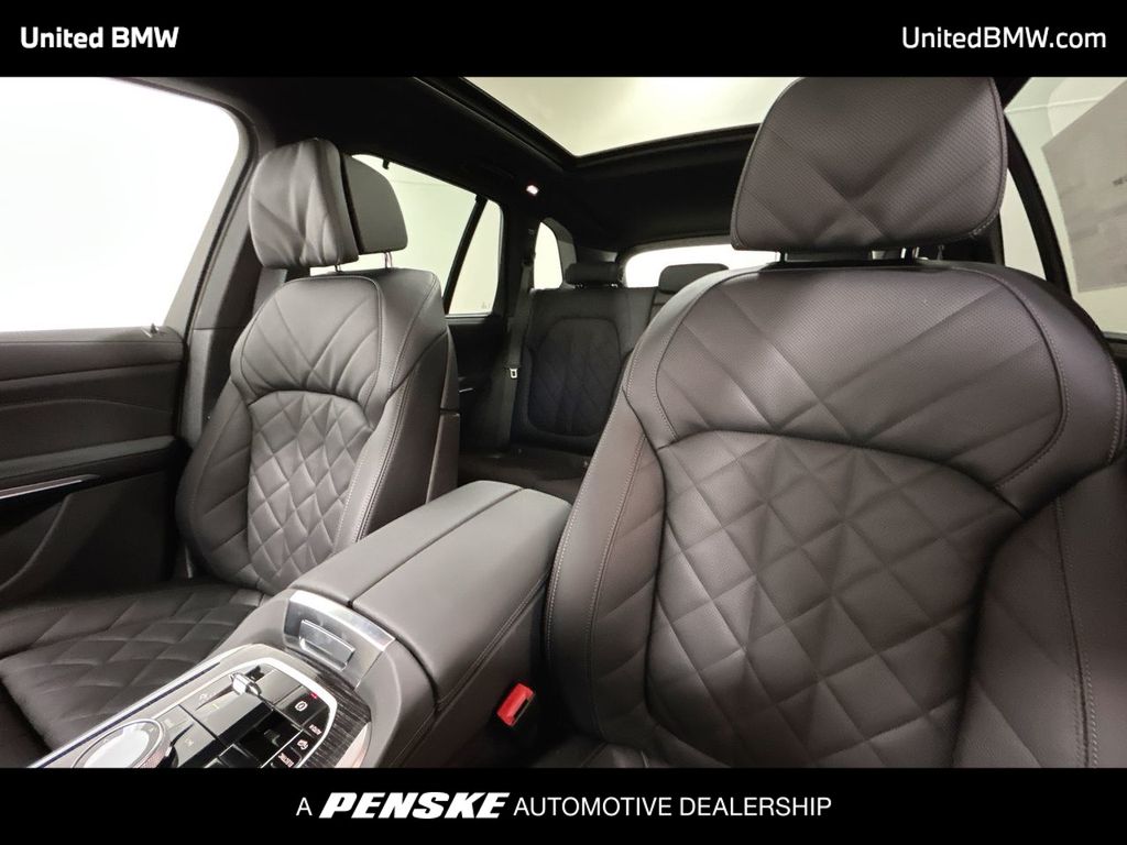 Thumbnail: 2026 BMW X5 - 13