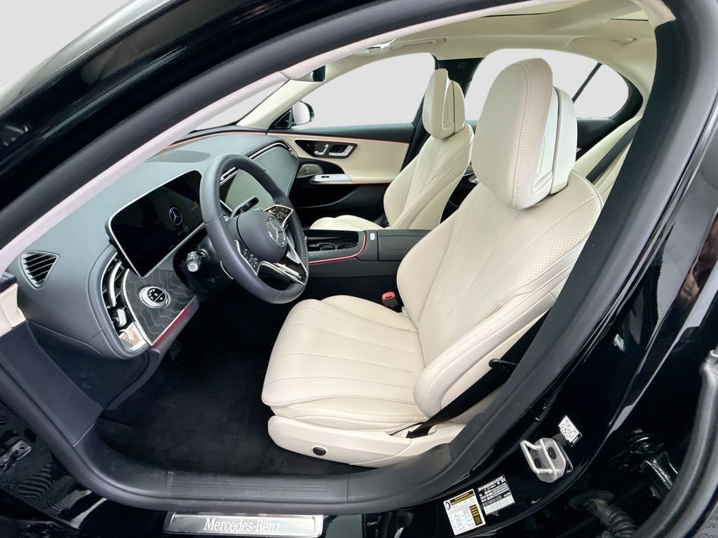 Thumbnail: 2025 Mercedes-Benz E-Class - 18