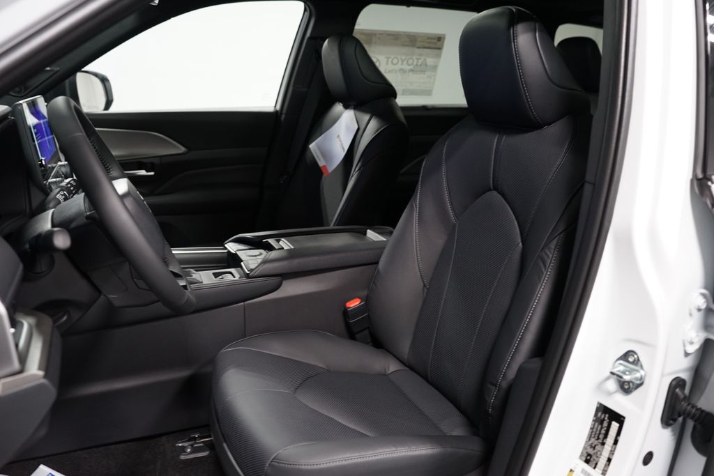 Thumbnail: 2025 Toyota Grand Highlander - 28