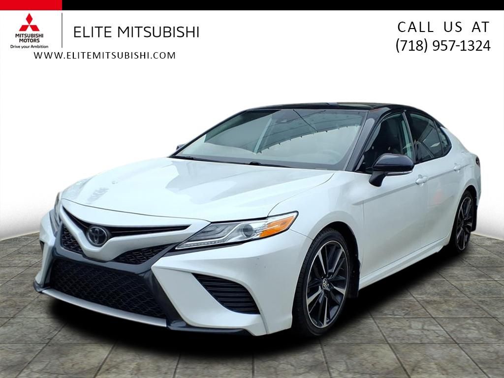 2020 Toyota Camry XSE photo 3