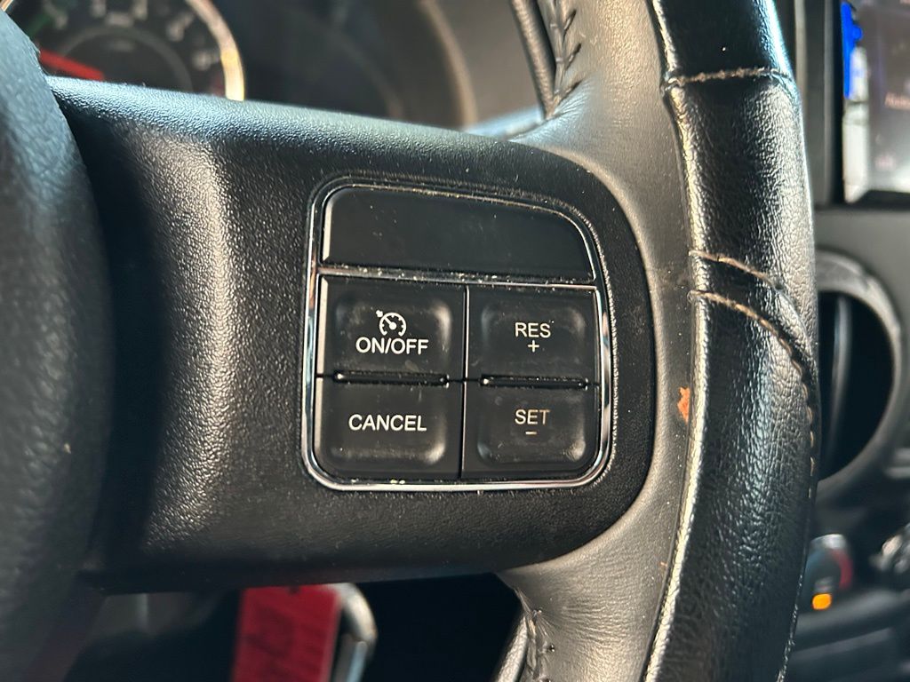 Thumbnail: 2015 Jeep Wrangler - 18