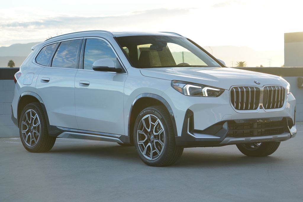 Thumbnail: 2027 BMW X1 - 4