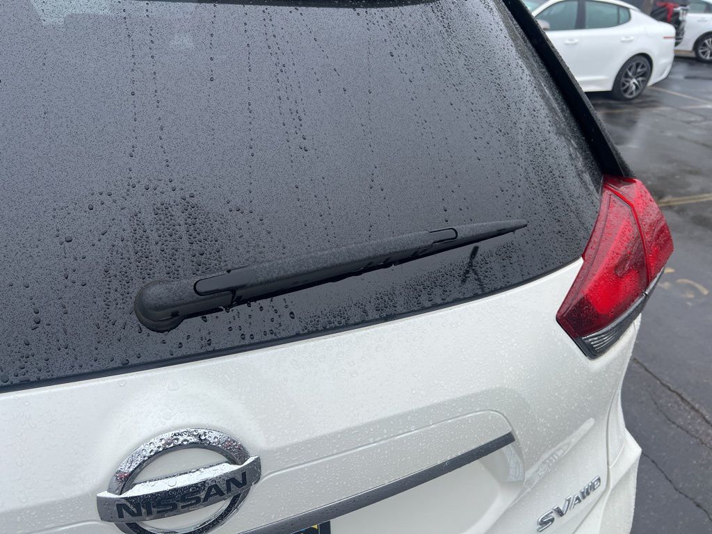 2020 Nissan Rogue SV photo