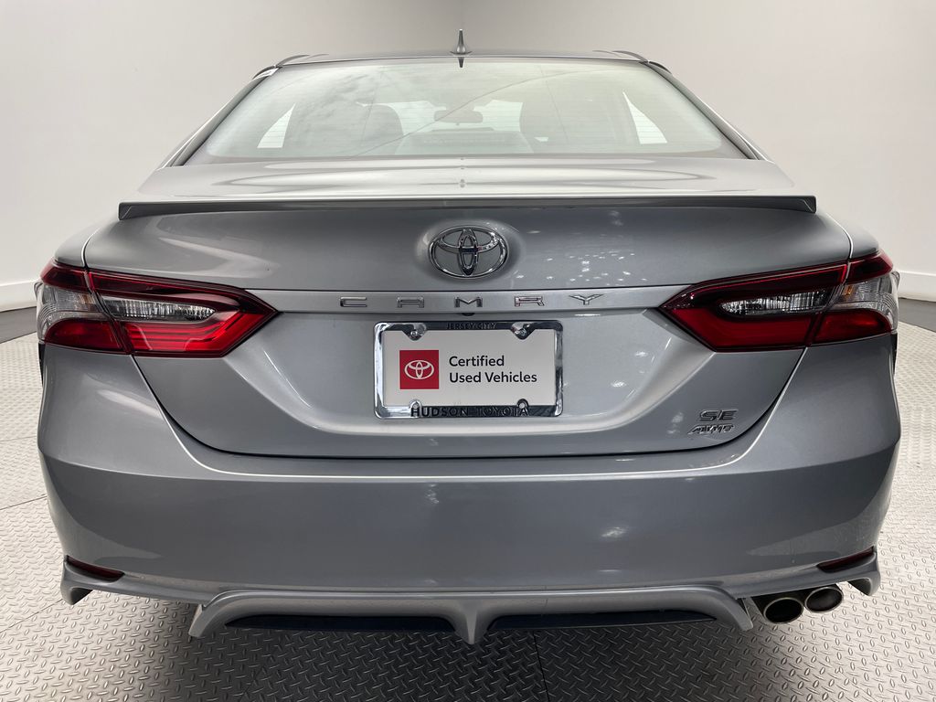 2022 Toyota Camry SE 6