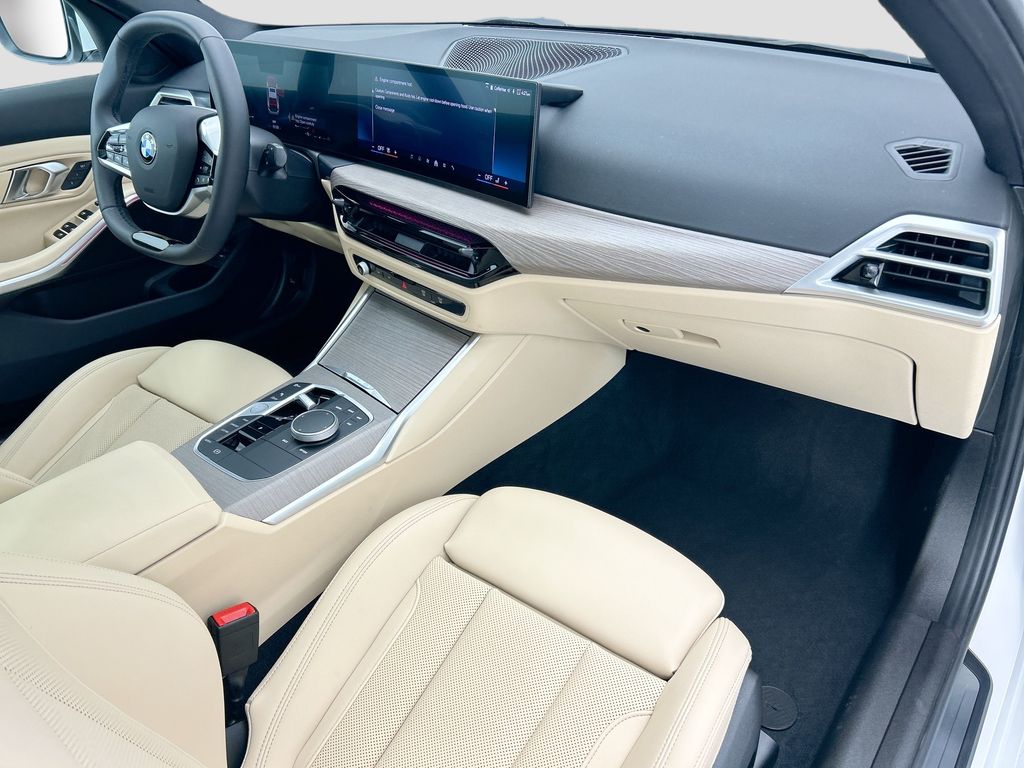 Thumbnail: 2025 BMW 3 Series - 16