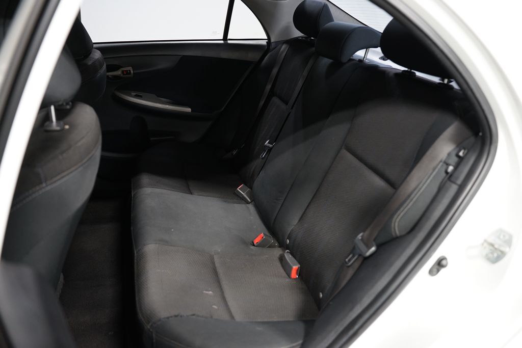 2012 Toyota Corolla LE 23