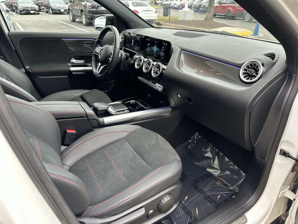 Thumbnail: 2022 Mercedes-Benz GLA - 21