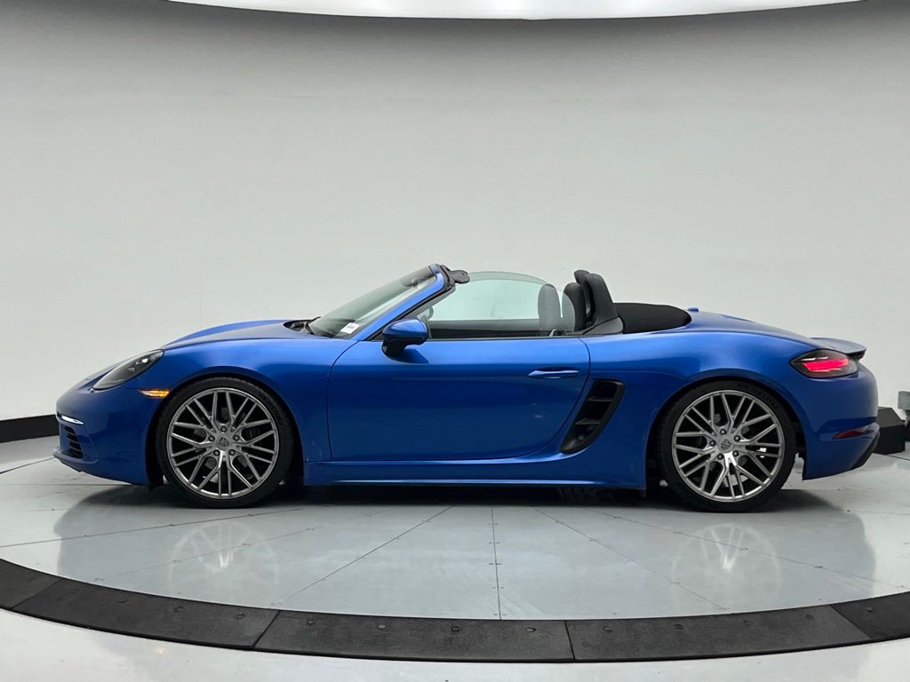 Thumbnail: 2018 Porsche 718 Boxster - 2
