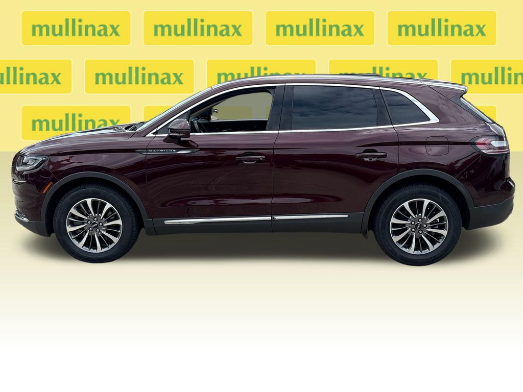 Used 2023 Red Lincoln Standard image 11
