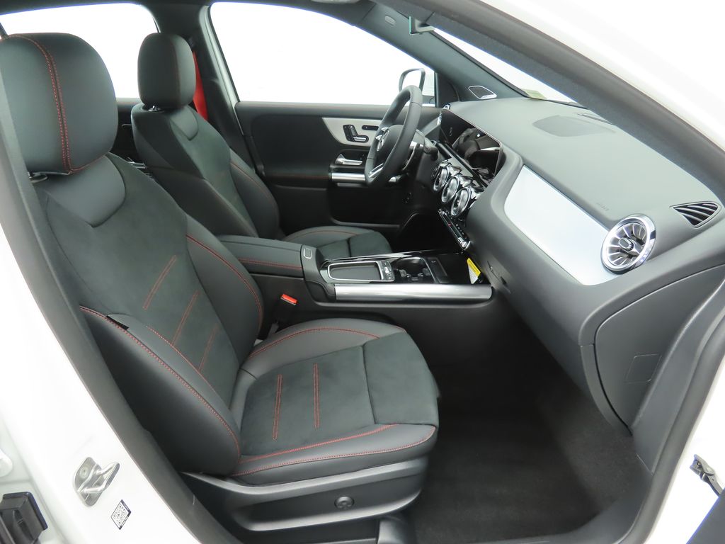 Thumbnail: 2025 Mercedes-Benz GLA - 20