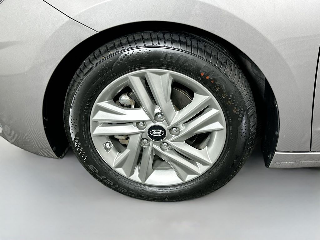 Thumbnail: 2020 Hyundai Elantra - 29