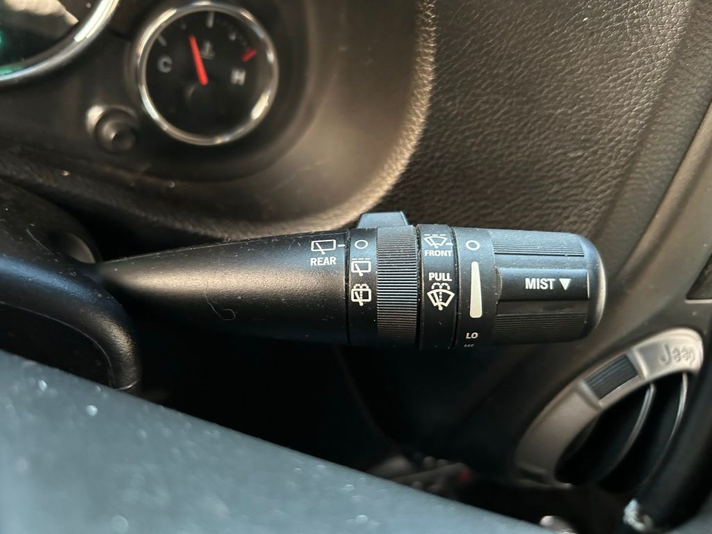 Thumbnail: 2015 Jeep Wrangler - 20