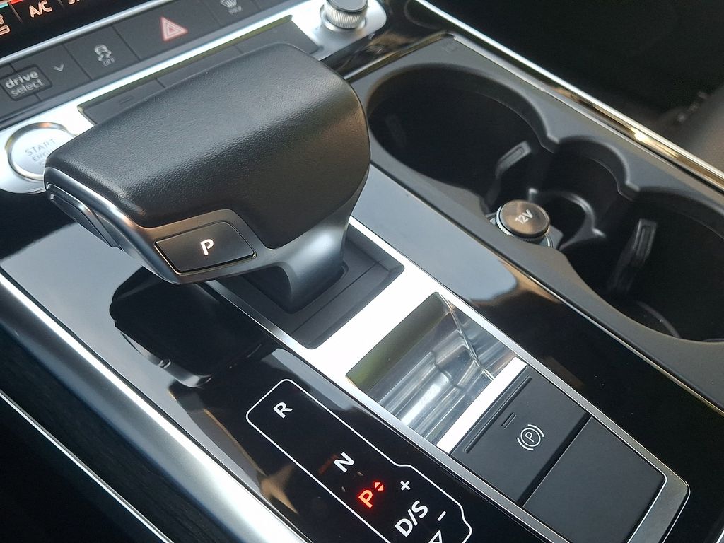 Thumbnail: 2019 Audi Q8 - 15