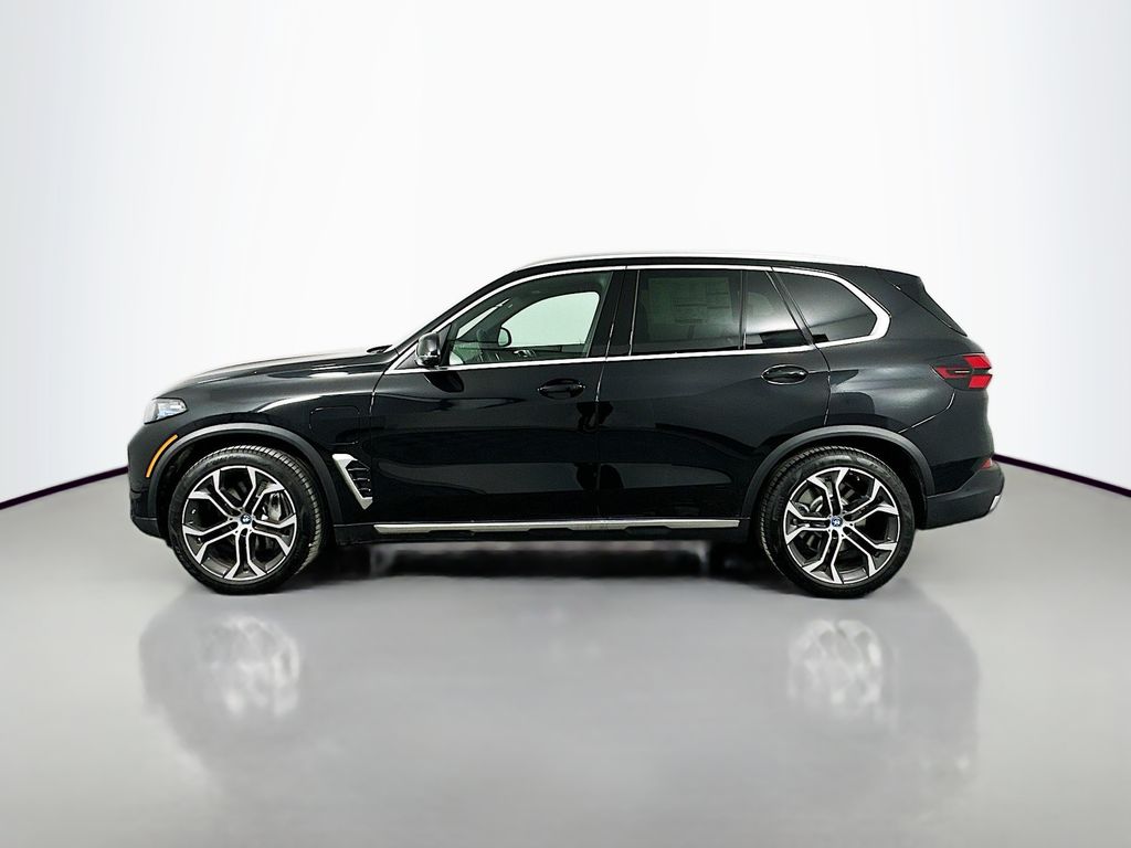 2025 BMW X5 xDrive50e 8