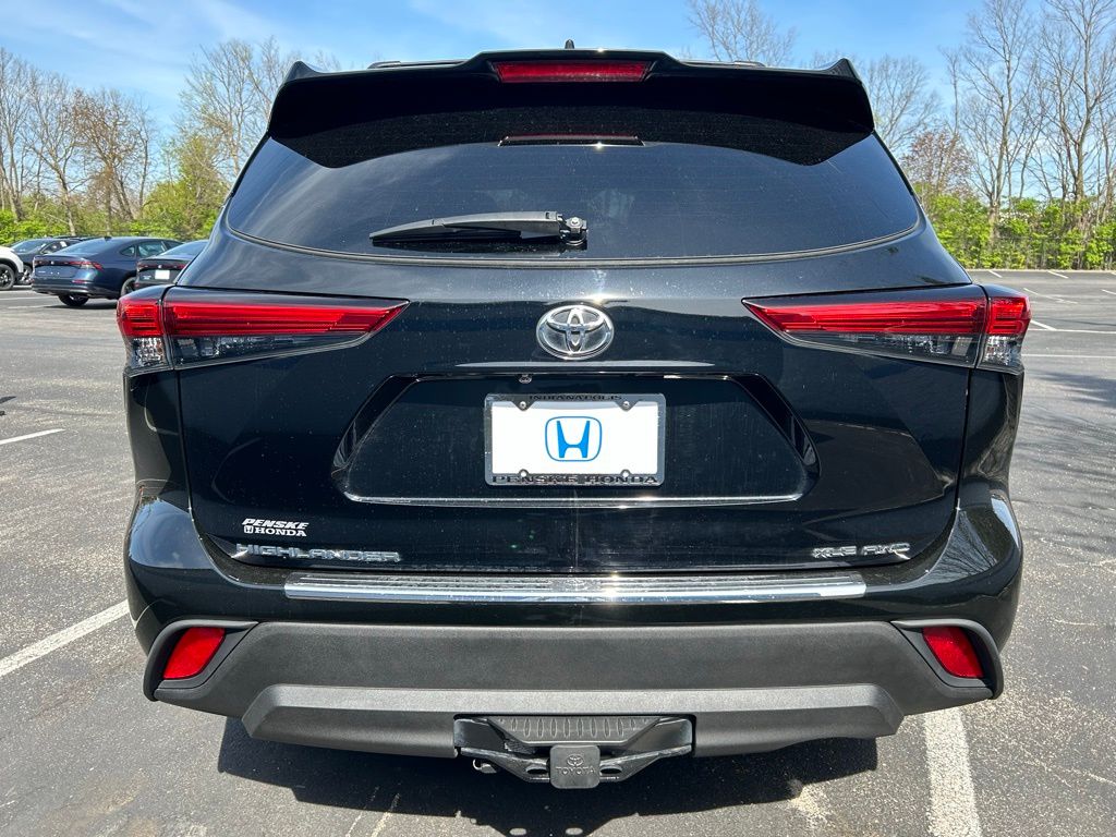 2022 Toyota Highlander XLE 4