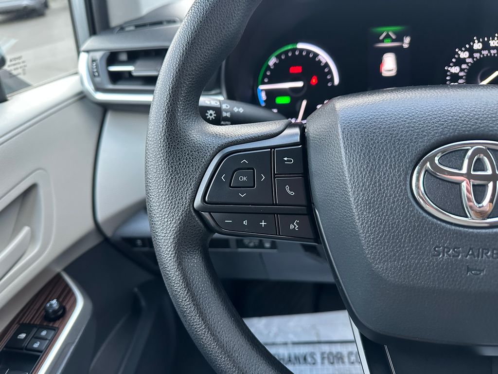 2024 Toyota Sienna LE