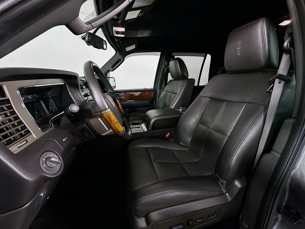 Thumbnail: 2012 Lincoln Navigator - 20