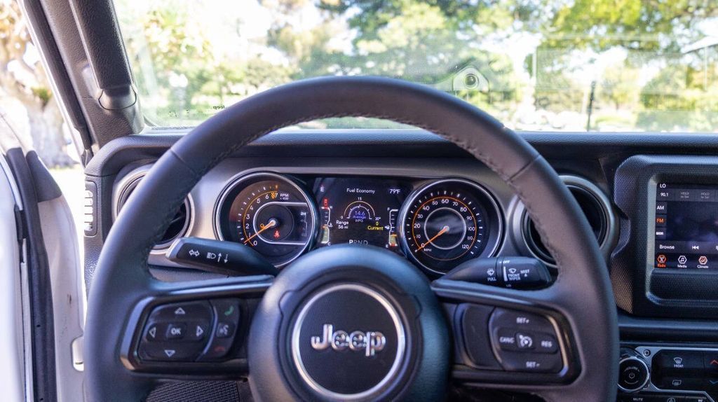 Used 2023 Jeep Gladiator Willys 4D Crew Cab