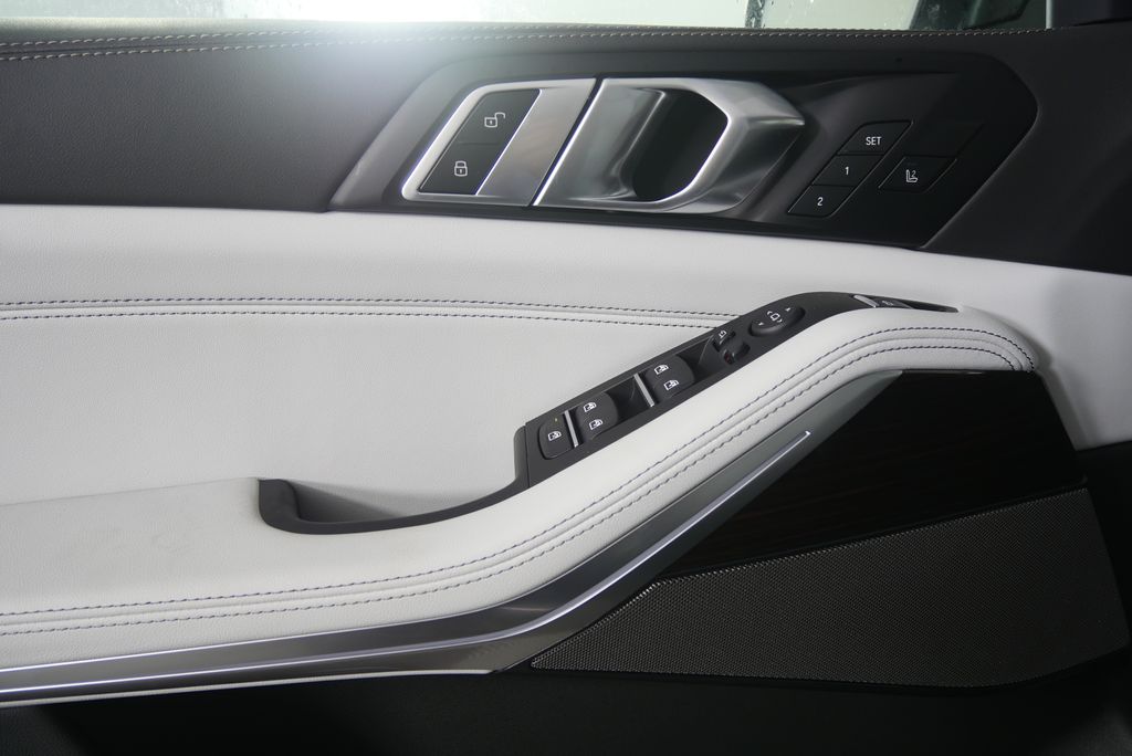 Thumbnail: 2026 BMW X5 - 8