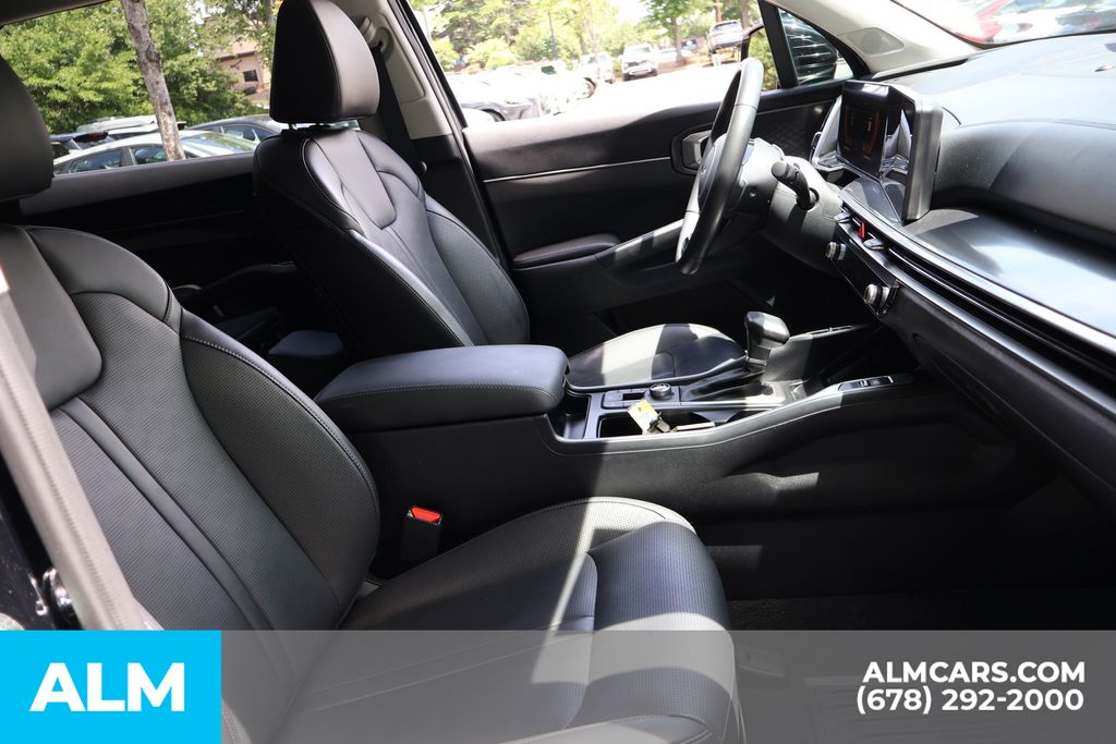 Used 2025 Black Kia S image 27